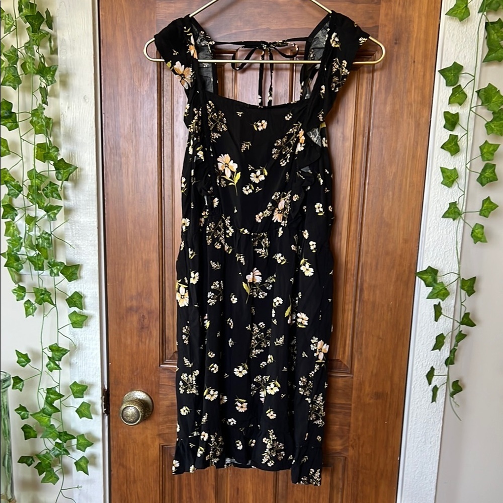 Square Neck Floral Tie Back Mini Dress in Floral Black